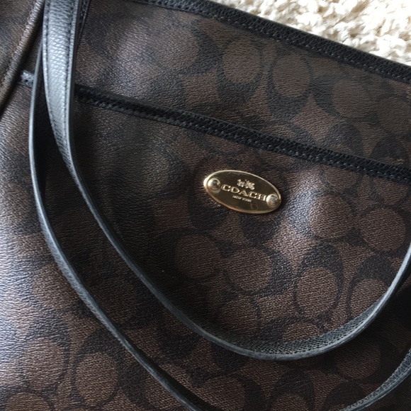 Signature COACH handbag - Picture 3 of 5